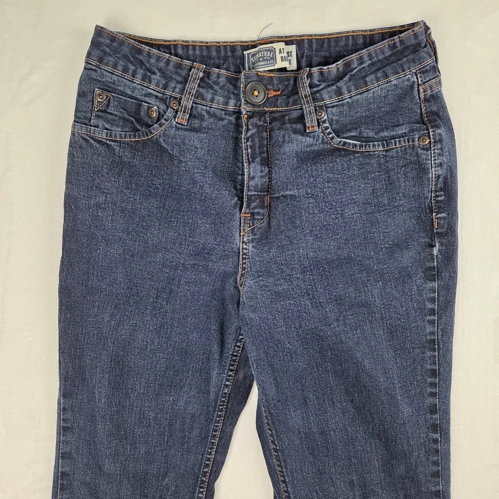 Levi's Signature Bootcut Jeans Womens 8 Short Blue Denim Mid Rise Excellent